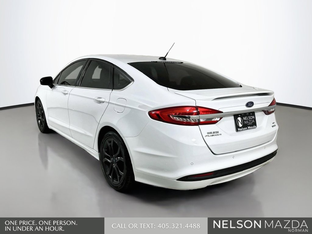 Used 2018 Ford Fusion SE w/ Equipment Group 201A FWD image 8