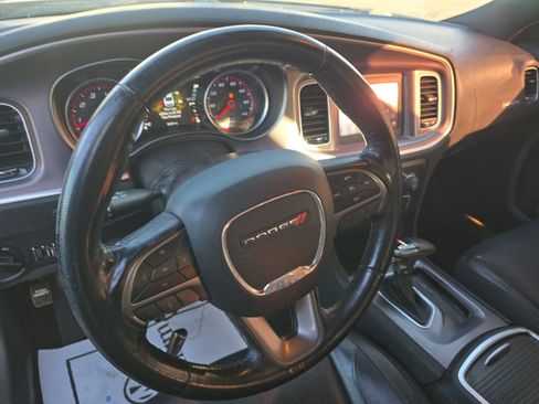 Used 2019 Dodge Charger SXT w/ Leather Interior Group image 8