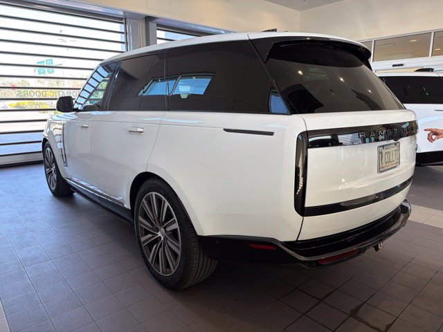 Used 2023 Land Rover Range Rover Autobiography AWD/4WD image 2