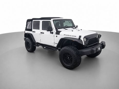 Used 2015 Jeep Wrangler Unlimited Rubicon w/ Connectivity Group AWD/4WD image 3