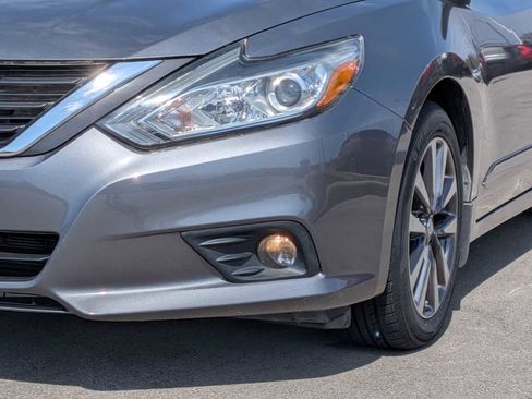 Used 2016 Nissan Altima 2.5 SV image 10