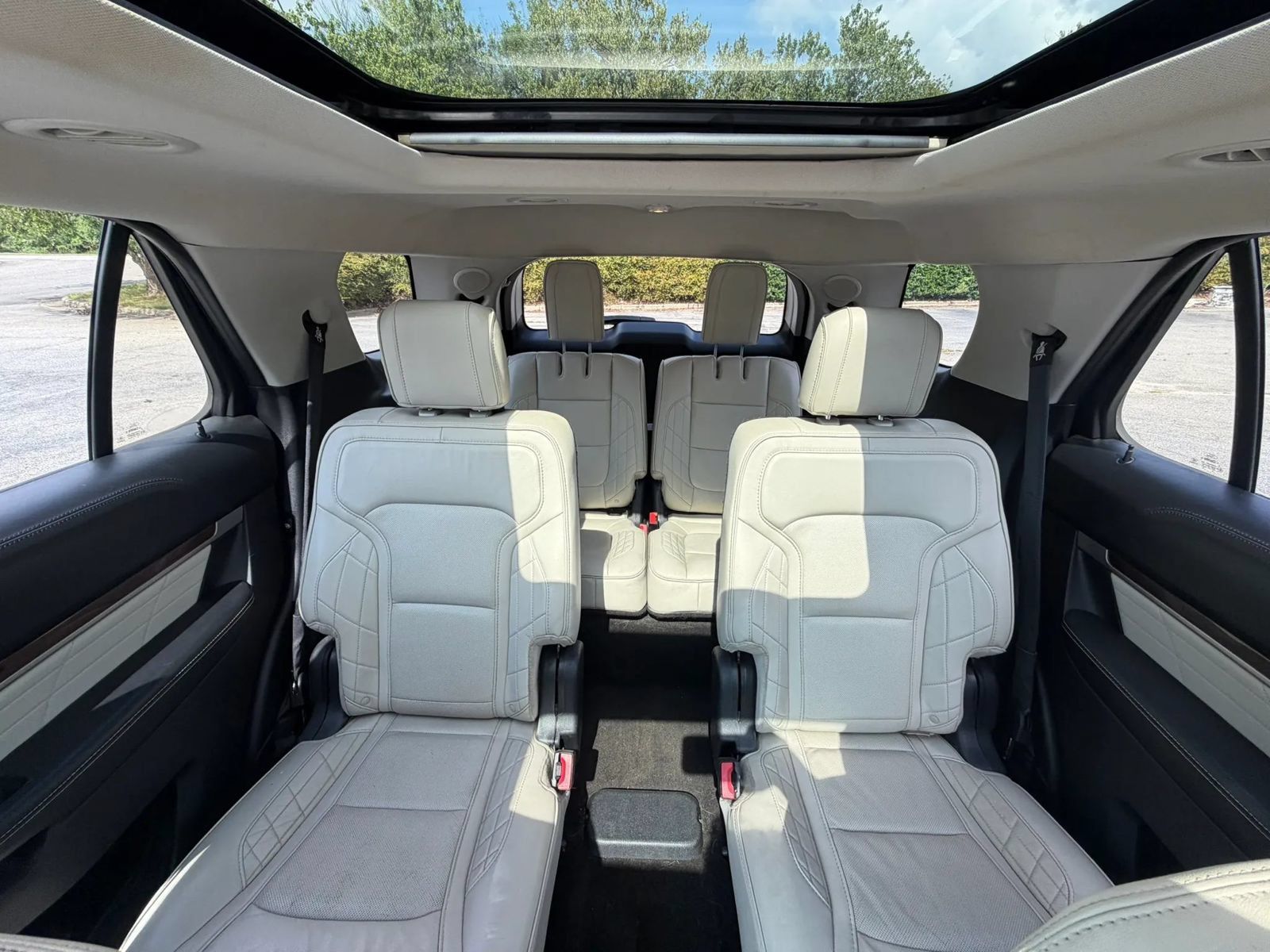 Used 2016 Ford Explorer Platinum AWD/4WD image 13