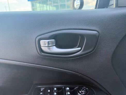 Used 2020 Jeep Compass Trailhawk AWD/4WD image 28