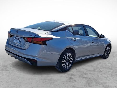 Used 2024 Nissan Altima 2.5 SV image 5