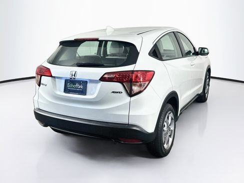 Used 2018 Honda HR-V LX image 9