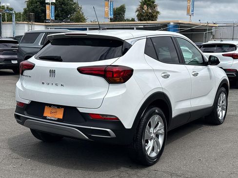 Used 2025 Buick Encore GX Preferred FWD image 3