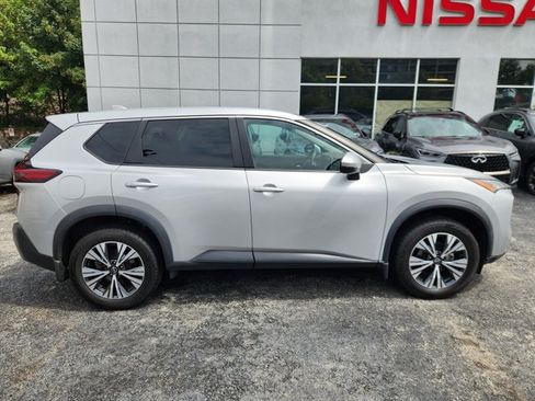 Certified 2022 Nissan Rogue SV AWD/4WD image 6