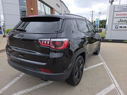 Certified 2018 Jeep Compass Latitude w/ Popular Equipment Group FWD image 10