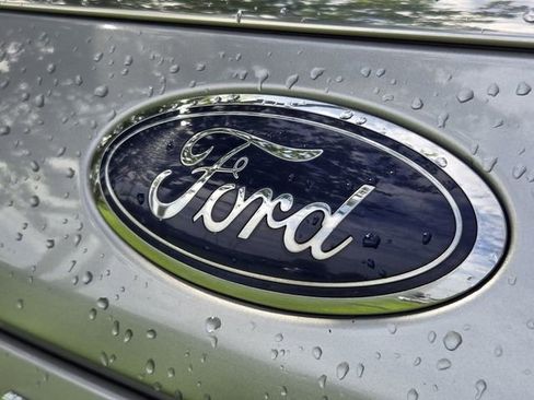 Used 2024 Ford Expedition XLT RWD image 10