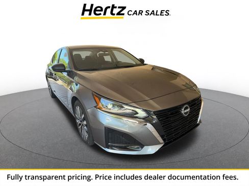 Used 2025 Nissan Altima 2.5 SV FWD image 1