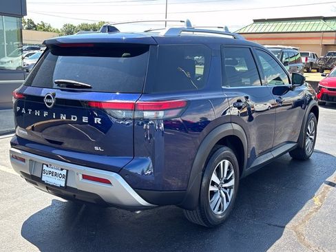 Used 2022 Nissan Pathfinder SL FWD image 3
