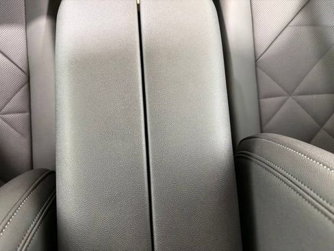 Used 2024 BMW iX xDrive50 w/ Sport Package AWD/4WD image 39
