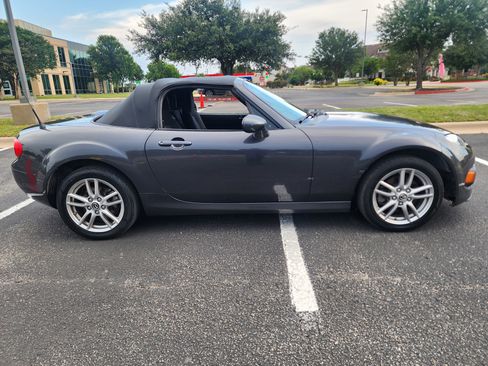 Used 2014 MAZDA MX-5 Miata Sport RWD image 8