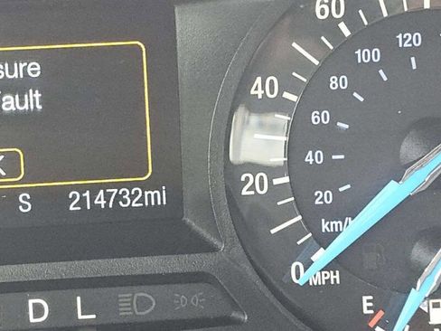 Used 2017 Ford Fusion SE image 9