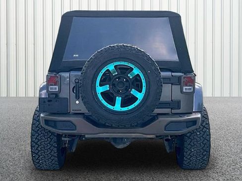 Used 2017 Jeep Wrangler Unlimited Sahara AWD/4WD image 4