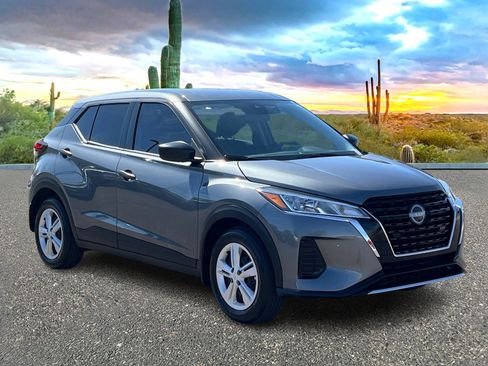 Certified 2025 Nissan Kicks Play S image 7