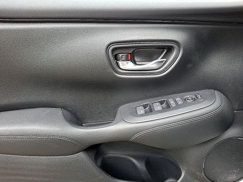 New 2026 Honda HR-V LX image 8