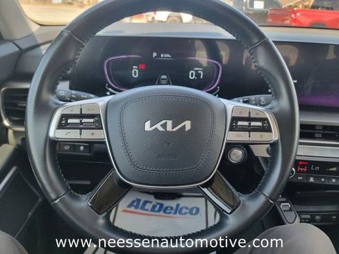 Used 2025 Kia Telluride S AWD/4WD image 19