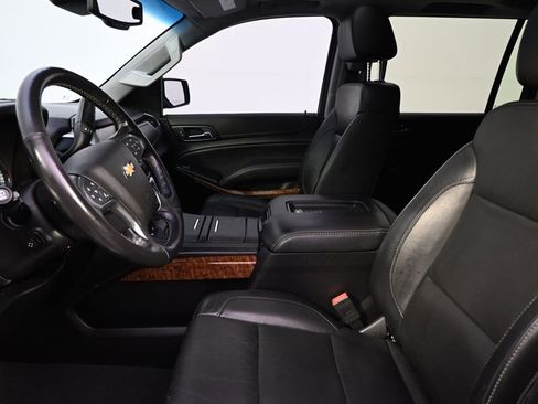 Used 2019 Chevrolet Suburban Premier AWD/4WD image 8