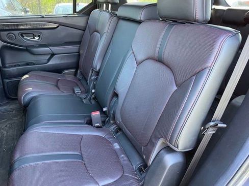 Used 2025 Honda Pilot Black Edition image 7