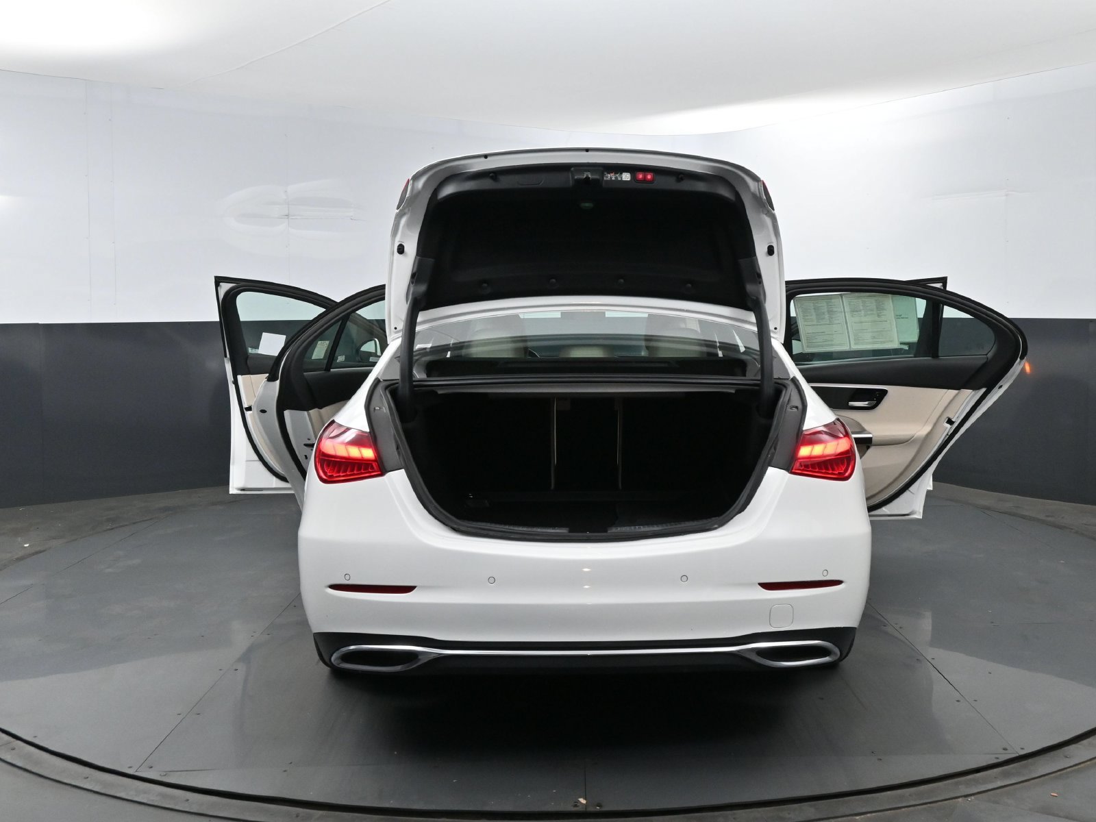 Used 2025 Mercedes-Benz C 300 4MATIC Sedan image 26