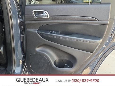 Used 2018 Jeep Grand Cherokee Altitude RWD image 22