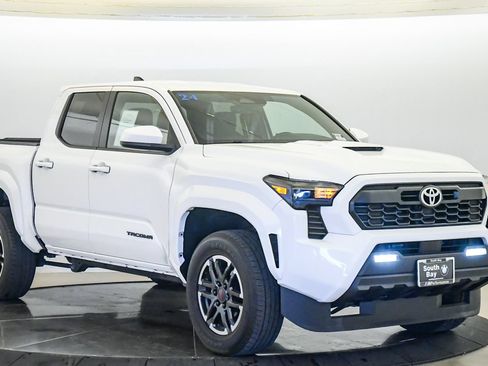 Used 2024 Toyota Tacoma TRD Sport RWD image 6