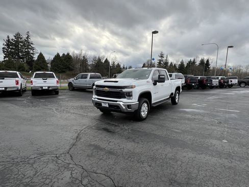 Used 2024 Chevrolet Silverado 2500 LT w/ All Star Edition image 3