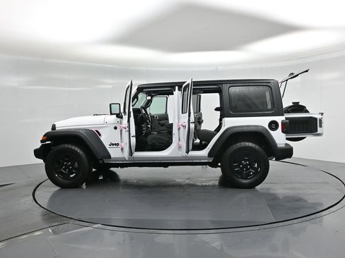 Used 2025 Jeep Wrangler Sport image 31