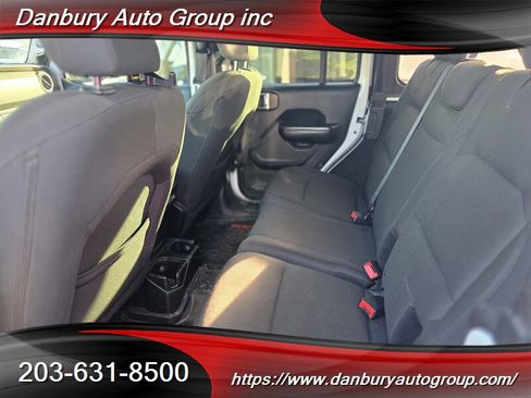 Used 2018 Jeep Wrangler Unlimited Sport S image 16