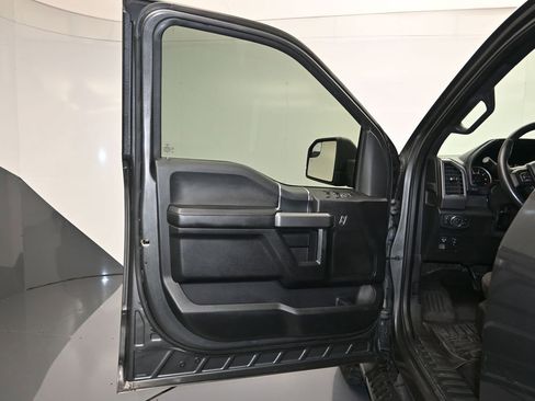Used 2018 Ford F150 XLT w/ Equipment Group 302A Luxury AWD/4WD image 10