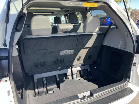 Used 2018 Toyota Sienna Limited image 25