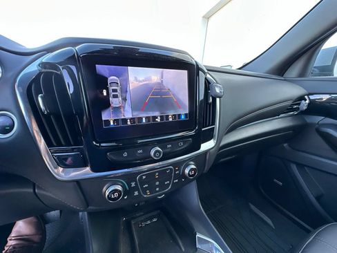 Used 2023 Chevrolet Traverse RS AWD/4WD image 19