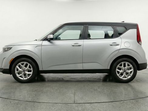 Used 2025 Kia Soul LX w/ LX Technology Package FWD image 5