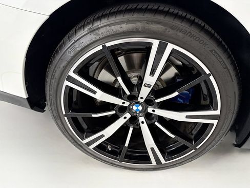 Used 2026 BMW 550e xDrive w/ Premium Package AWD/4WD image 32