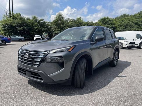 Used 2025 Nissan Rogue S FWD image 7