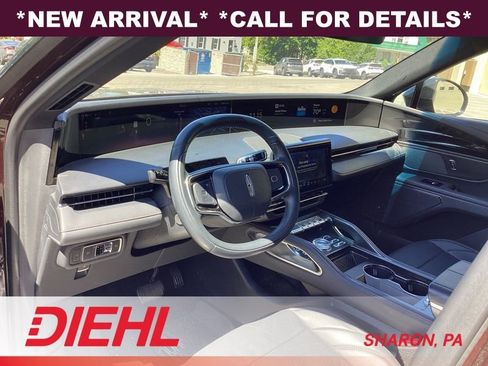 Used 2024 Lincoln Nautilus Premier w/ Jet Appearance Package AWD/4WD image 10