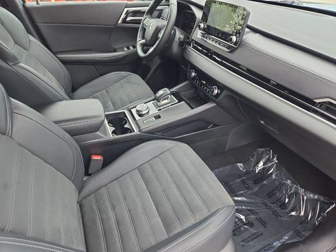 Used 2024 Mitsubishi Outlander SE AWD/4WD image 15