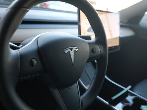 Used 2020 Tesla Model 3 Standard Range Plus image 34