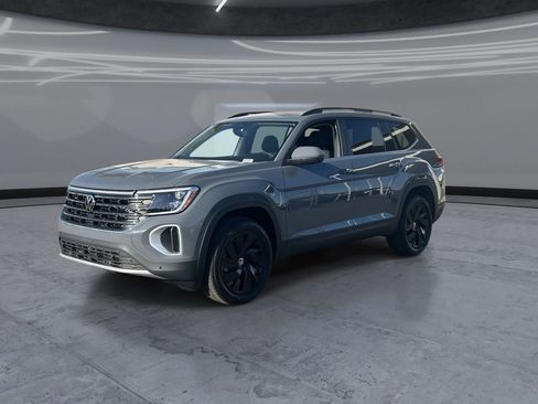 New 2026 Volkswagen Atlas SE FWD image 3
