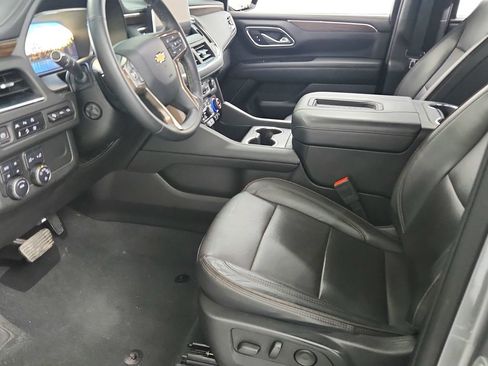 Used 2023 Chevrolet Suburban High Country AWD/4WD image 18