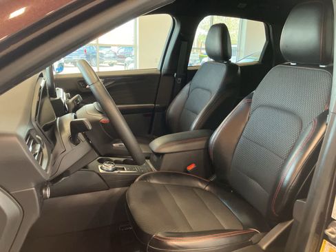 Used 2023 Ford Escape ST-Line Select AWD/4WD image 11