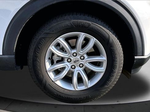 Used 2021 Ford Explorer 4WD w/ Class III Trailer Tow Package image 33