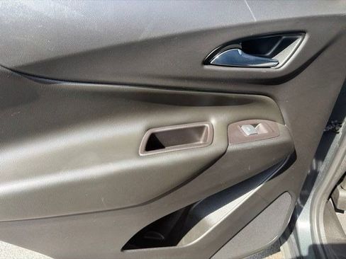 Used 2021 Chevrolet Equinox LT FWD image 32