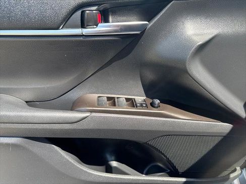 Used 2024 Toyota Camry SE FWD image 12
