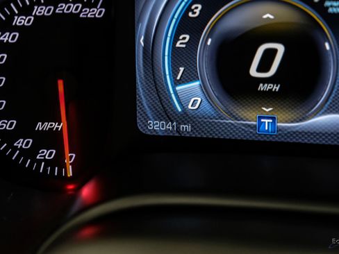 Used 2015 Chevrolet Corvette Z06 w/ 3LZ Preferred Equipment Group RWD image 97
