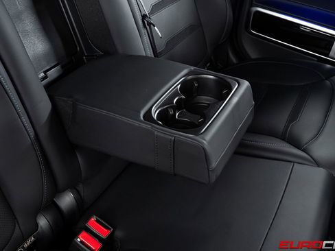 Used 2022 Mercedes-Benz G 63 AMG 4MATIC w/ G Manufaktur Interior Package image 37