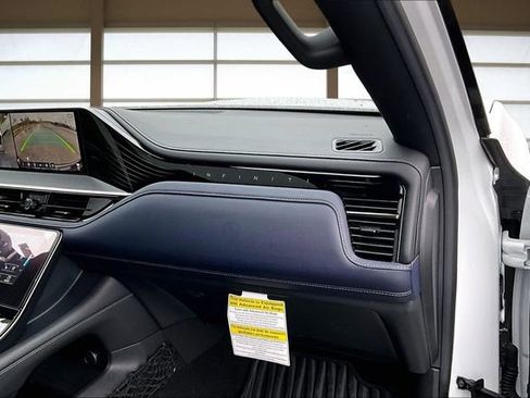 Certified 2026 INFINITI QX80 4WD image 17