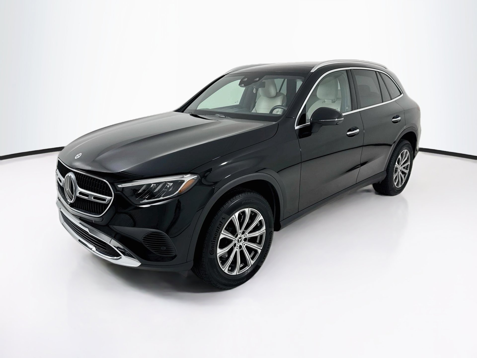 Certified 2026 Mercedes-Benz GLC 300 image 3