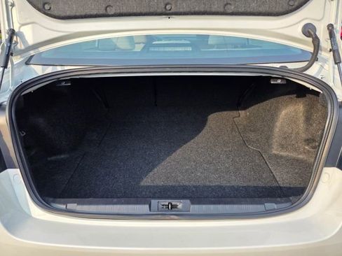 Used 2017 Subaru Legacy 2.5i Premium image 34